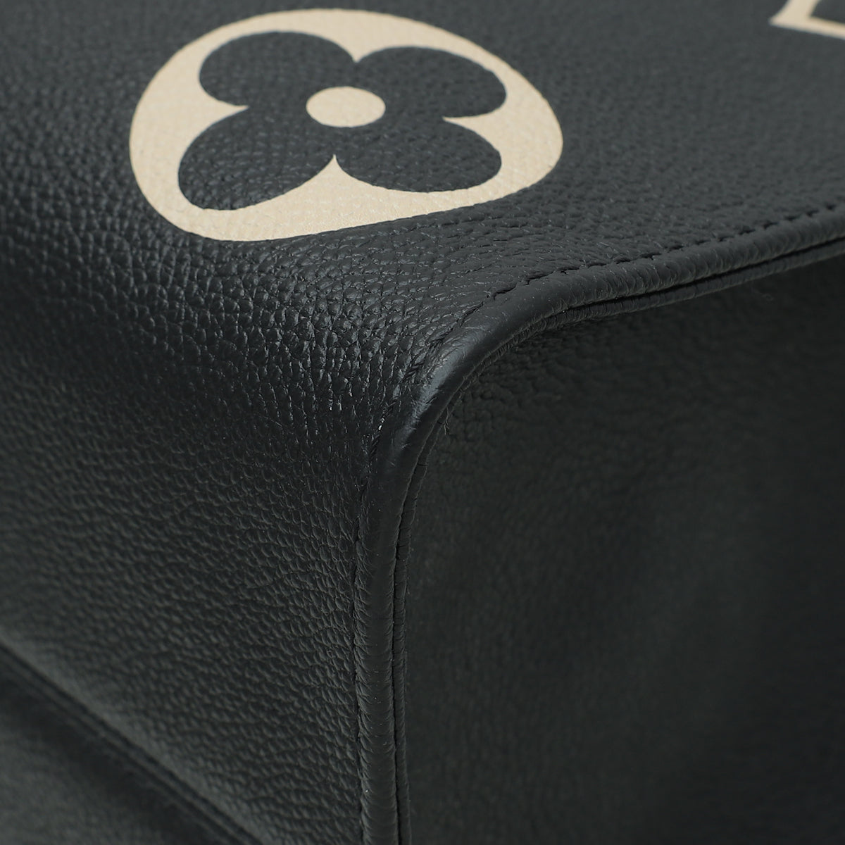 OnTheGo MM - Luxury Bicolour Monogram Empreinte Leather Grey