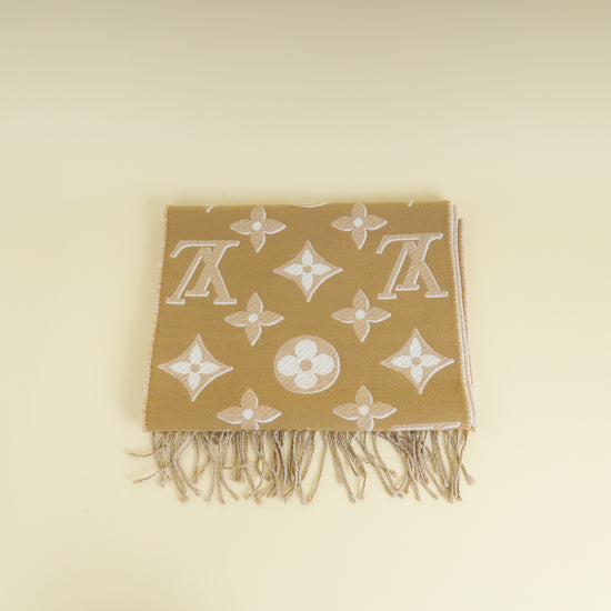 Louis Vuitton Beige LV Essential Shine Scarf