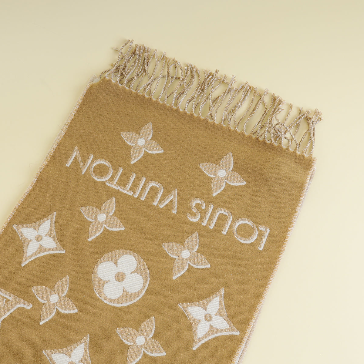 Louis Vuitton Beige LV Essential Shine Scarf