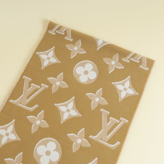 Louis Vuitton Beige LV Essential Shine Scarf