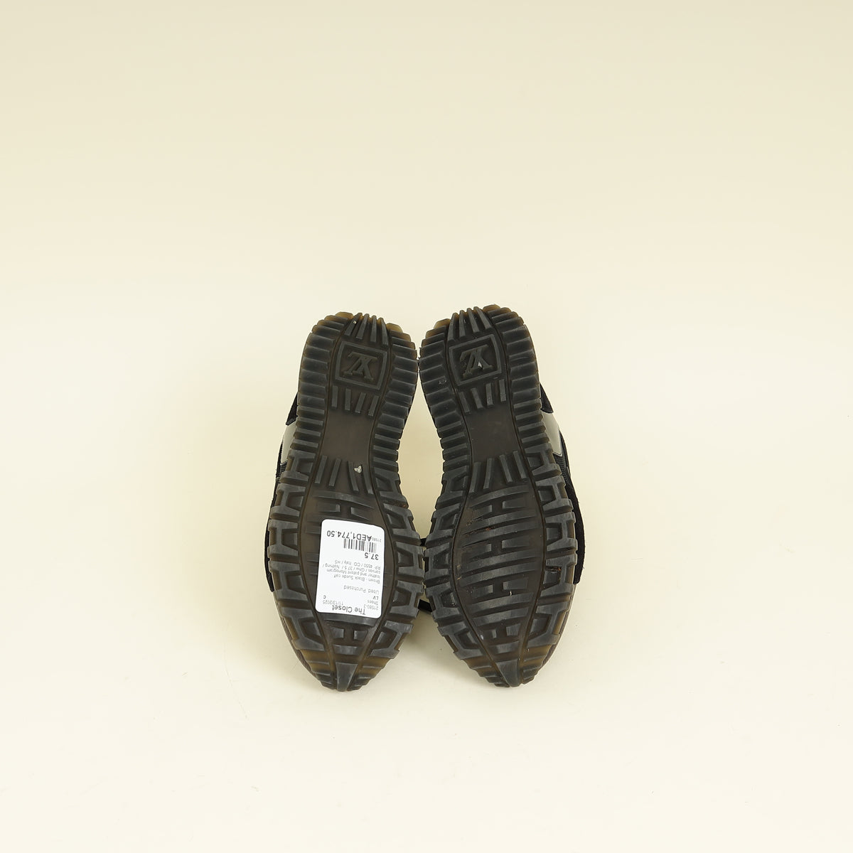 Louis Vuitton Bicolor Run Away Sneaker 37.5