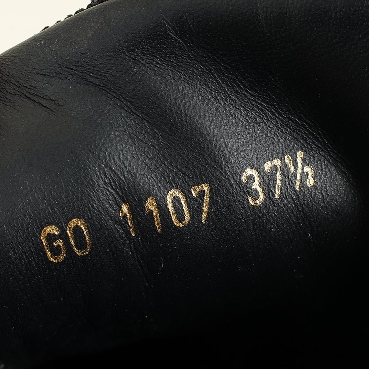 Louis Vuitton Bicolor Run Away Sneaker 37.5