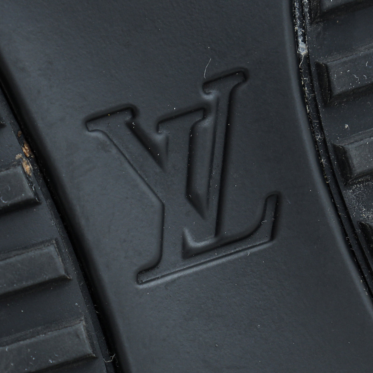 Louis Vuitton Black Iridescent Textile Monogram Mens Run Away Sneakers 7