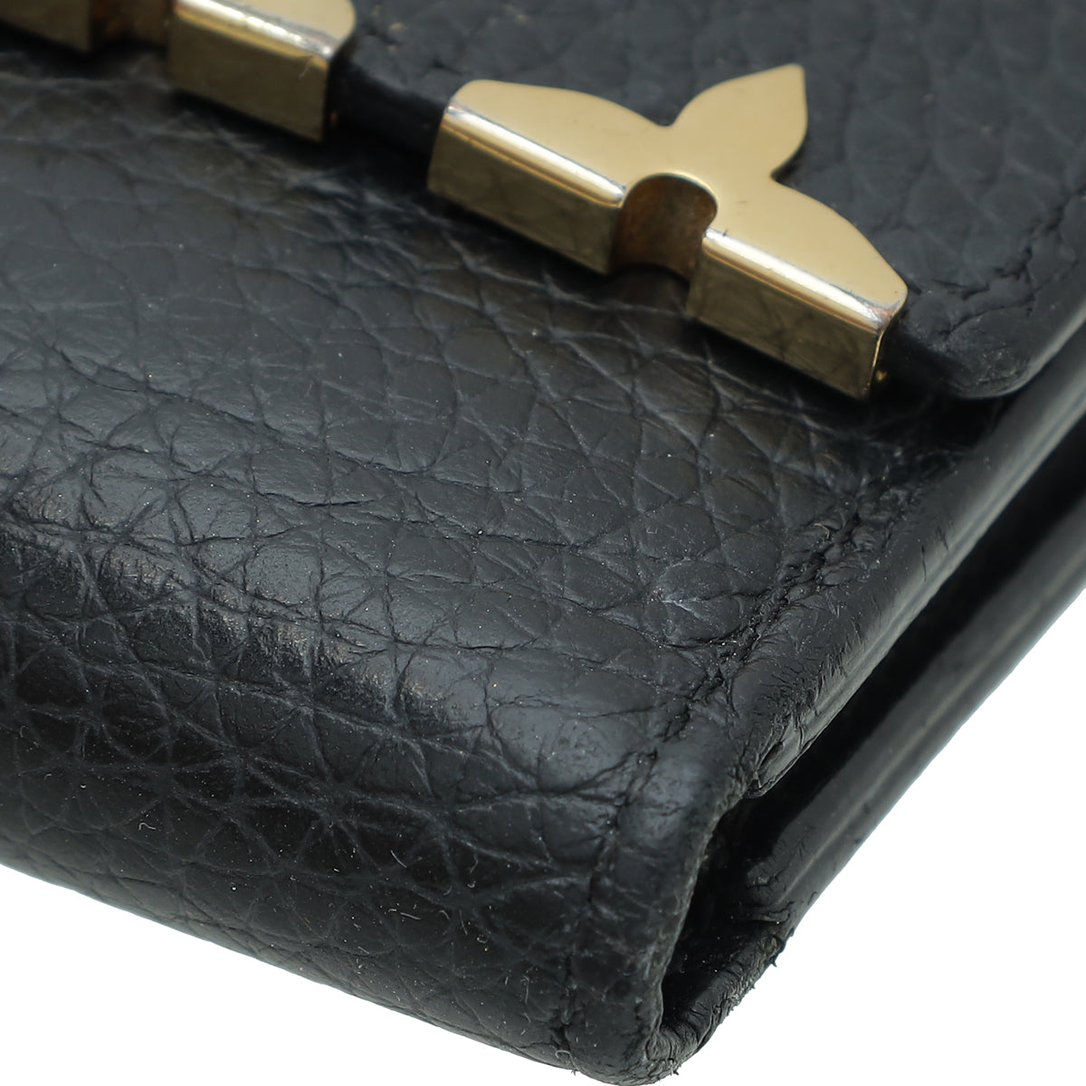 Louis Vuitton Black Capucines Compact Maxi Wallet – The Closet