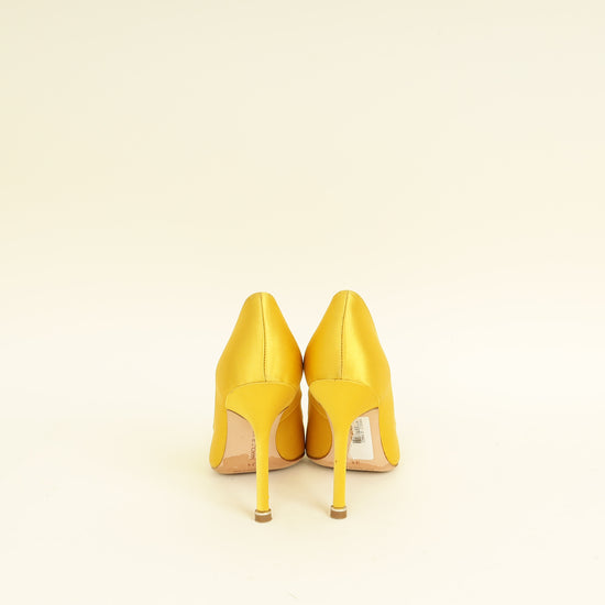 Manolo Blahnik Yellow Satin Hangisi Pumps 34