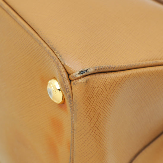 Load image into Gallery viewer, Prada Caramel Lux Galleria Medium Bag
