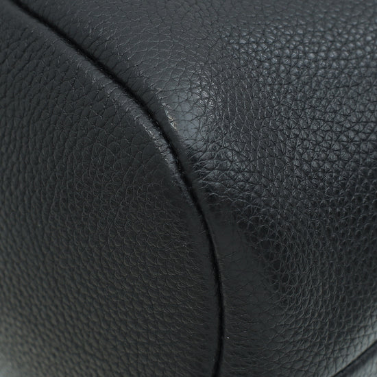 Load image into Gallery viewer, Prada Black Vitello Phenix Bucket Bag
