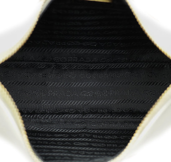 Load image into Gallery viewer, Prada White Re-Edition 2005 Bag
