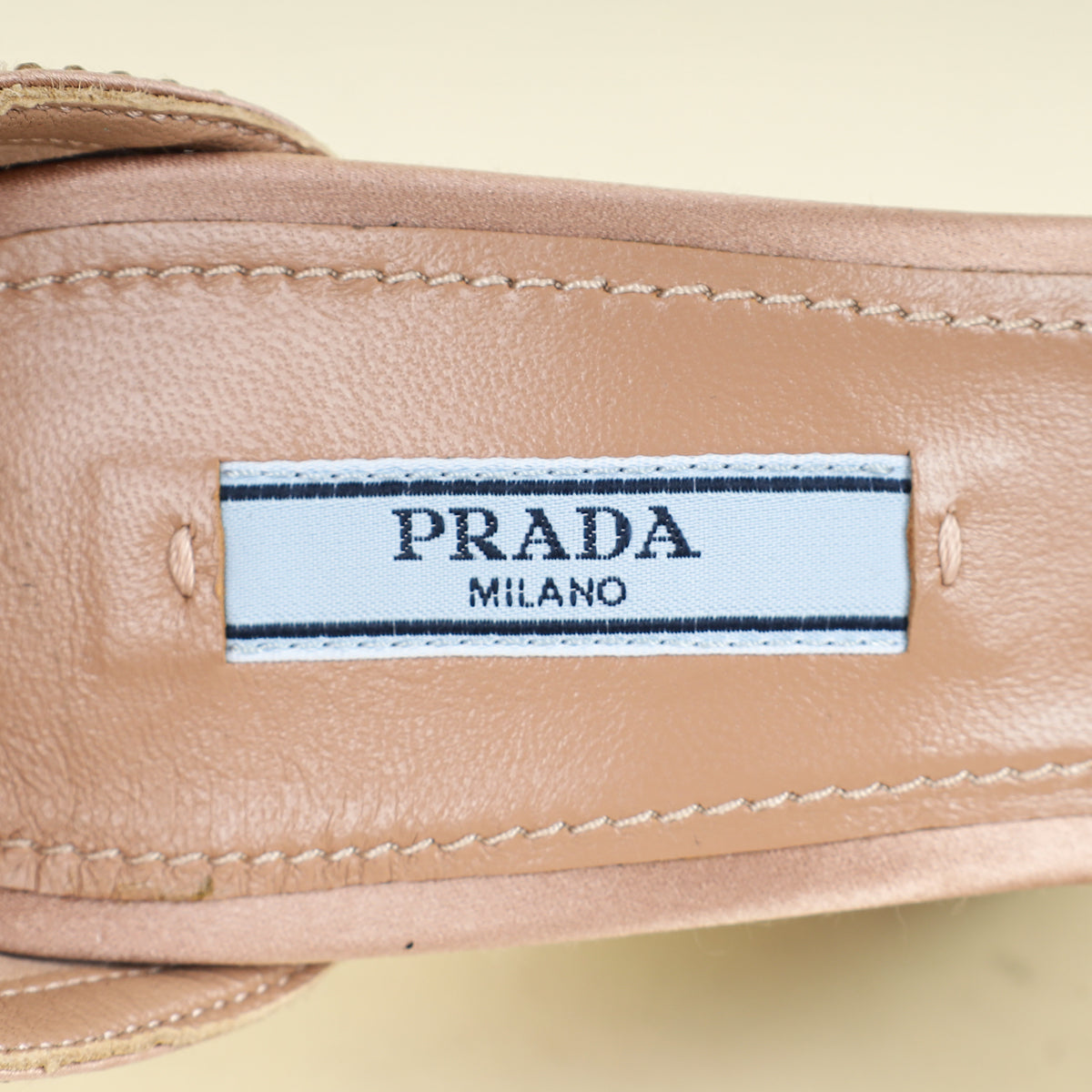 PRADA ピンクベージュ ハイヒール 37 Prada Pink Nude Crystal Satin Platform Sandals 37 – THE CLOSET