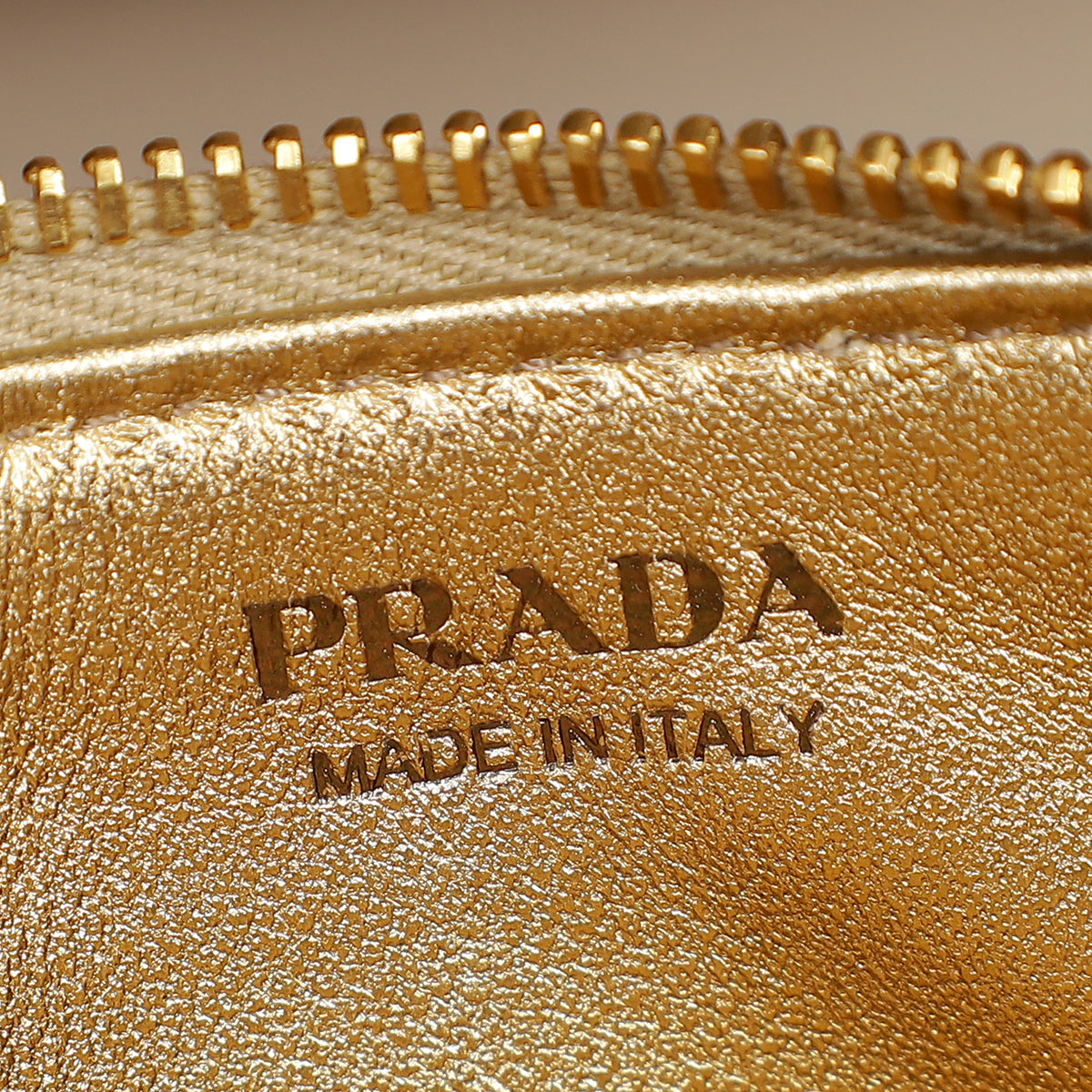 Prada Metallic Gold Zipped Card Holder – THE CLOSET
