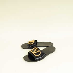 Valentino Black VLogo Slides 37