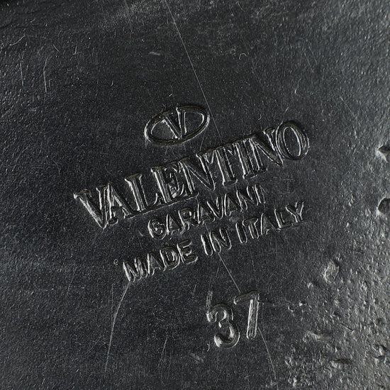 Valentino Black VLogo Slides 37