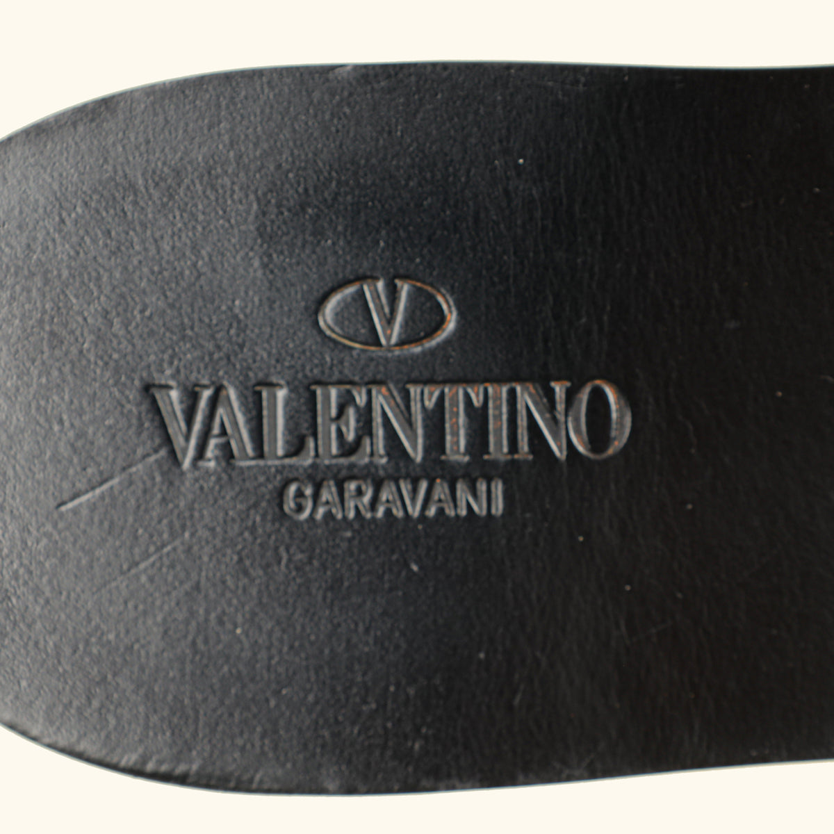 Valentino Black VLogo Slides 37