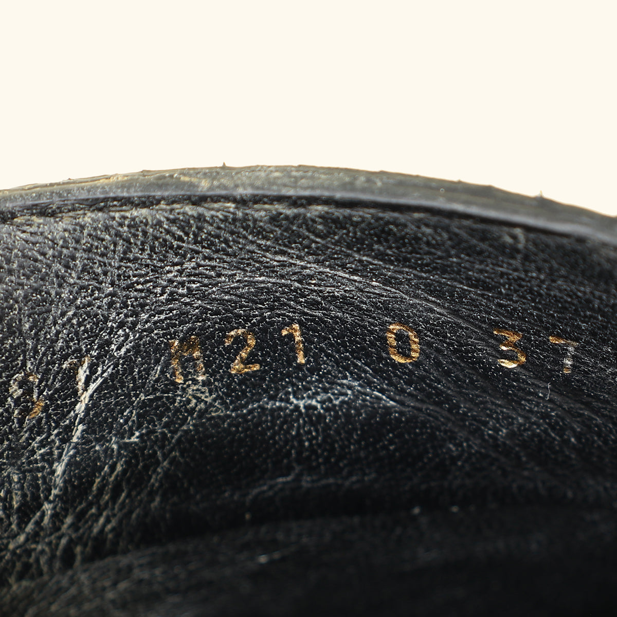 Valentino Black VLogo Slides 37