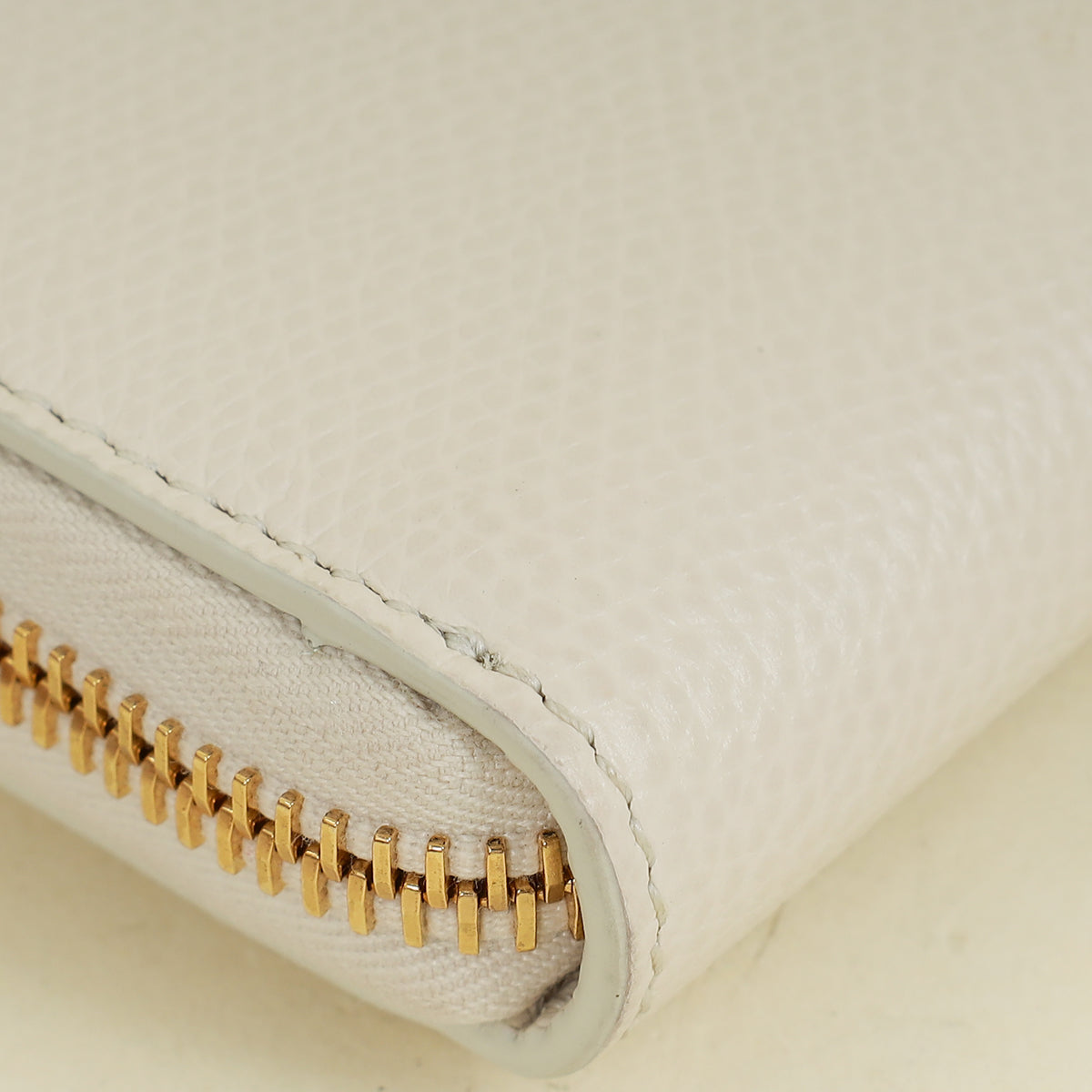 Valentino Cream Cherryfic Small Wallet – THE CLOSET