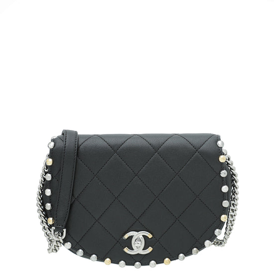 Chanel, Metallic bubble quilted leather flap bag - Unique Designer
