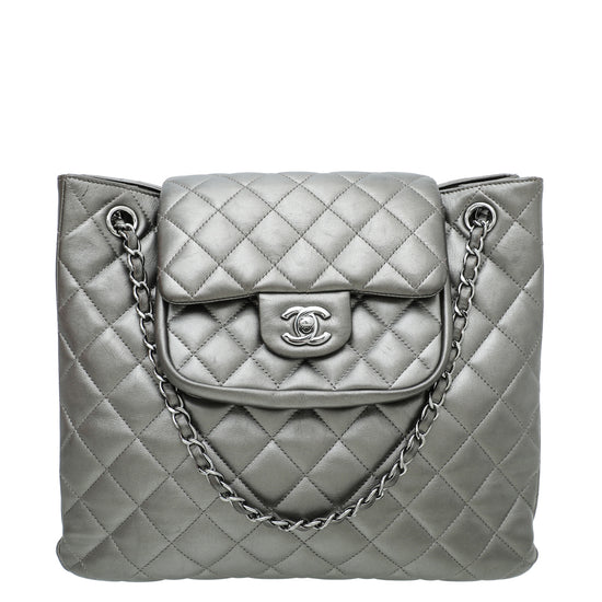 Chanel Black Caviar Leather Turnlock Pocket Shoulder Bag with Gold, Lot  #78012