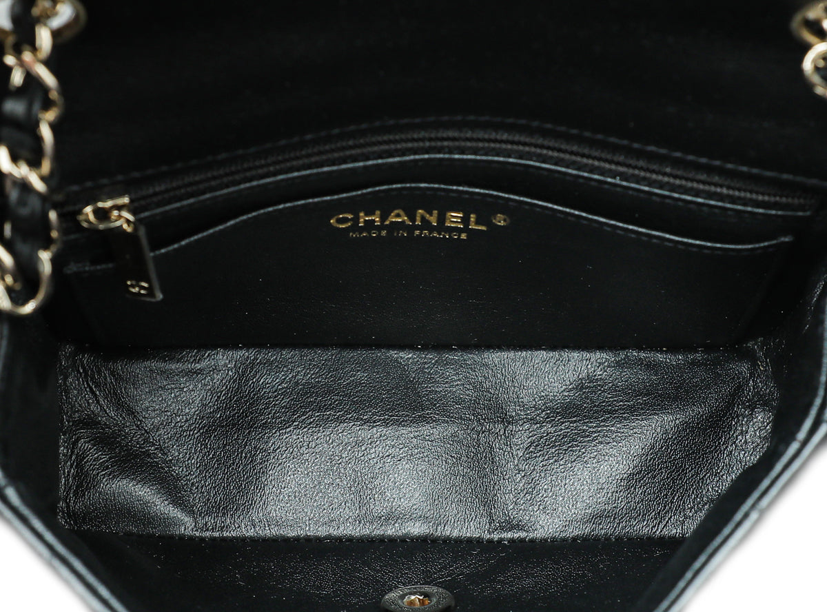 Chanel Black CC Mini Flap Bag – THE CLOSET
