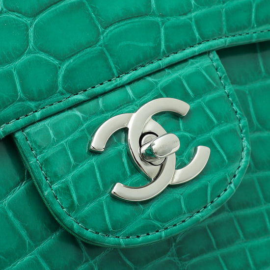 CHANEL bag Emerald green Crocodile Medium flap gold hardware NEW