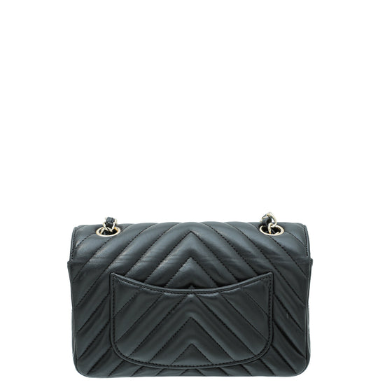 Look no further than this authentic Chanel So Black Chevron Medium