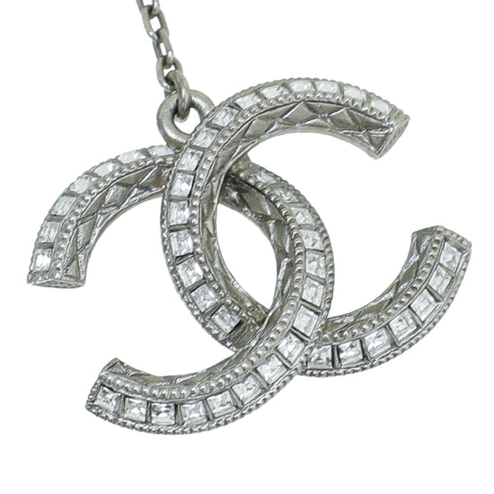 Auth Vintage Chanel stud earrings CC logo rhinestone silver dangle