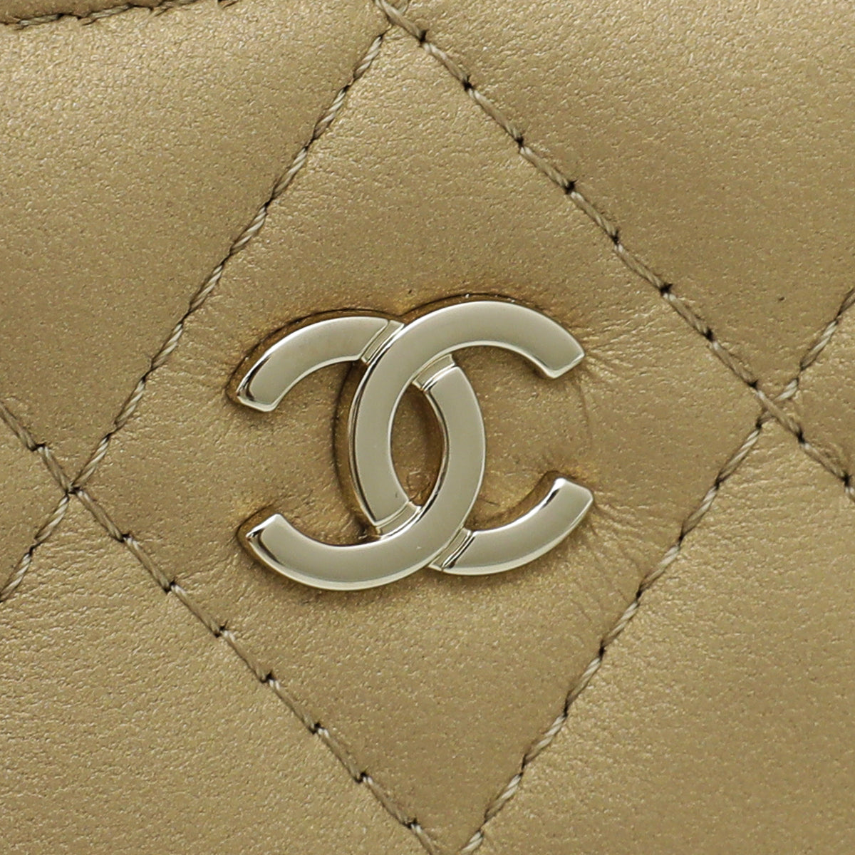 Chanel Metallic Golden/Beige Classic Zipped Coin Purse – The Closet