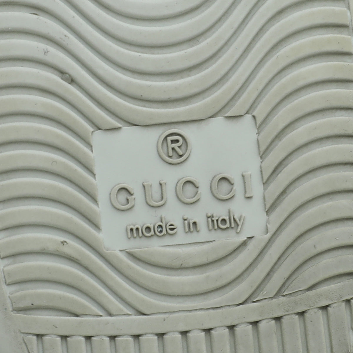 Load image into Gallery viewer, Gucci Bicolor x Disney Mickey Ace Sneakers 36
