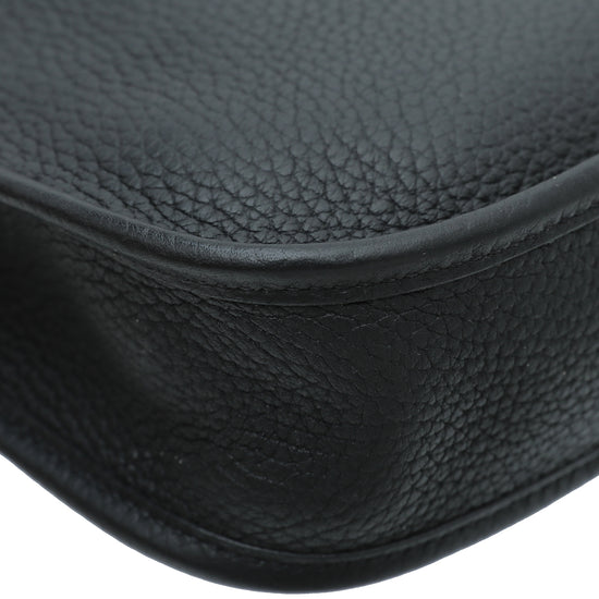 Louis Vuitton - Vassili PM Taiga Leather Briefcase Noir