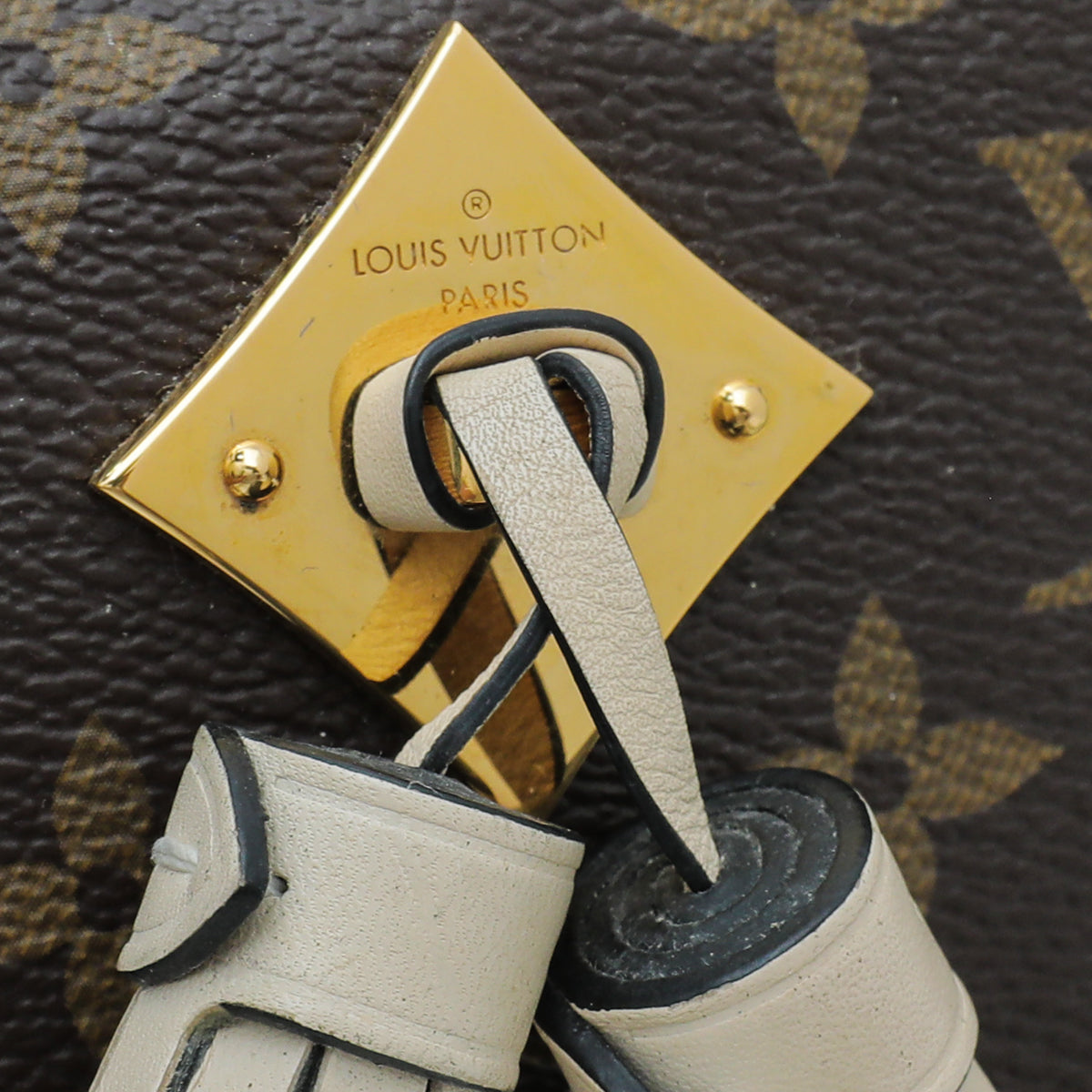 Louis Vuitton Monogram Creme Saintonge Bag – The Closet