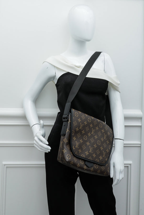 Louis Vuitton Bicolor Monogram Magnetic Messenger Bag – The Closet