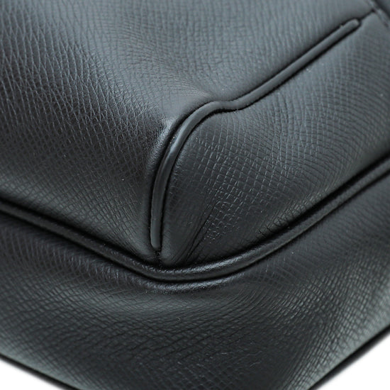Louis Vuitton 'Outdoor Messenger' Black Bag – Showroom LA