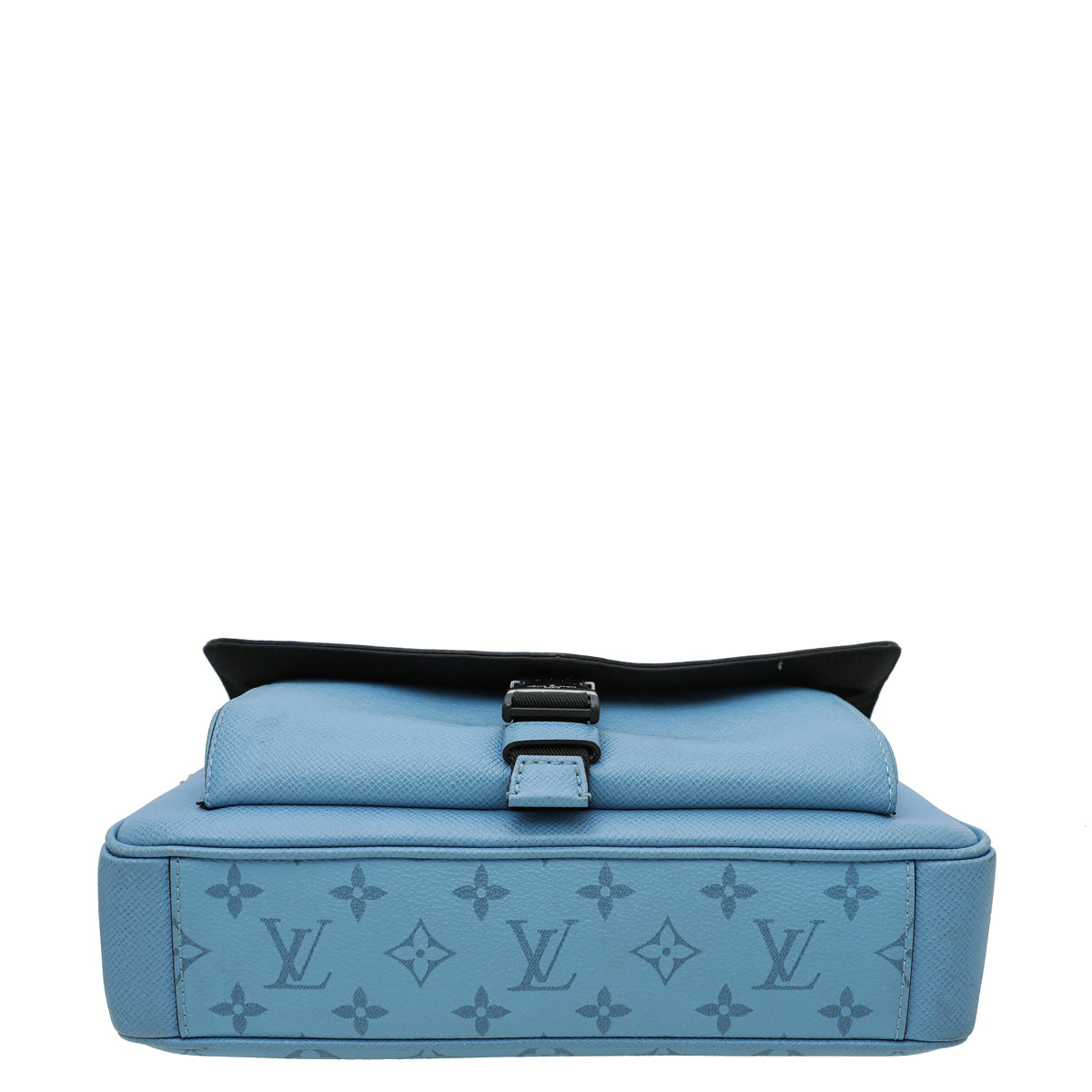 Louis Vuitton Blue Monogram Taigarama Outdoor Messenger Dark blue Leather  Cloth ref.878791 - Joli Closet