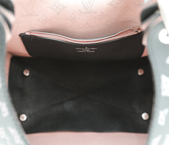 Louis Vuitton Monogram Mahina Carmel Hobo - Neutrals Hobos, Handbags -  LOU776994