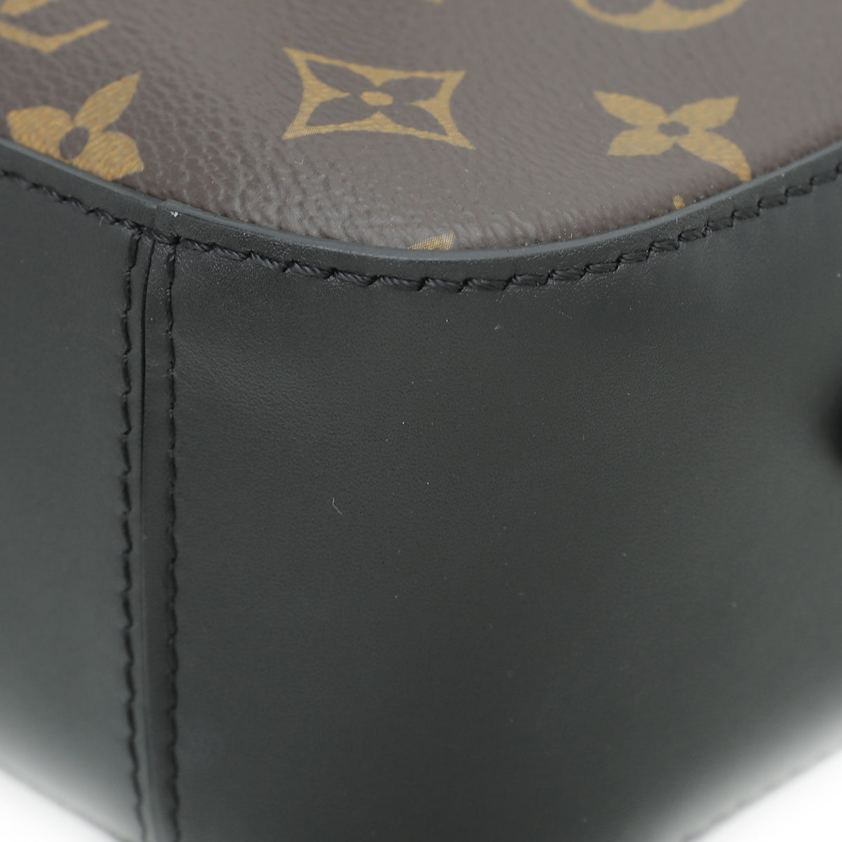 Louis Vuitton, Bags, Louis Vuitton Saintonge Monogram Rose Poudre M44442  Shoulder Bag