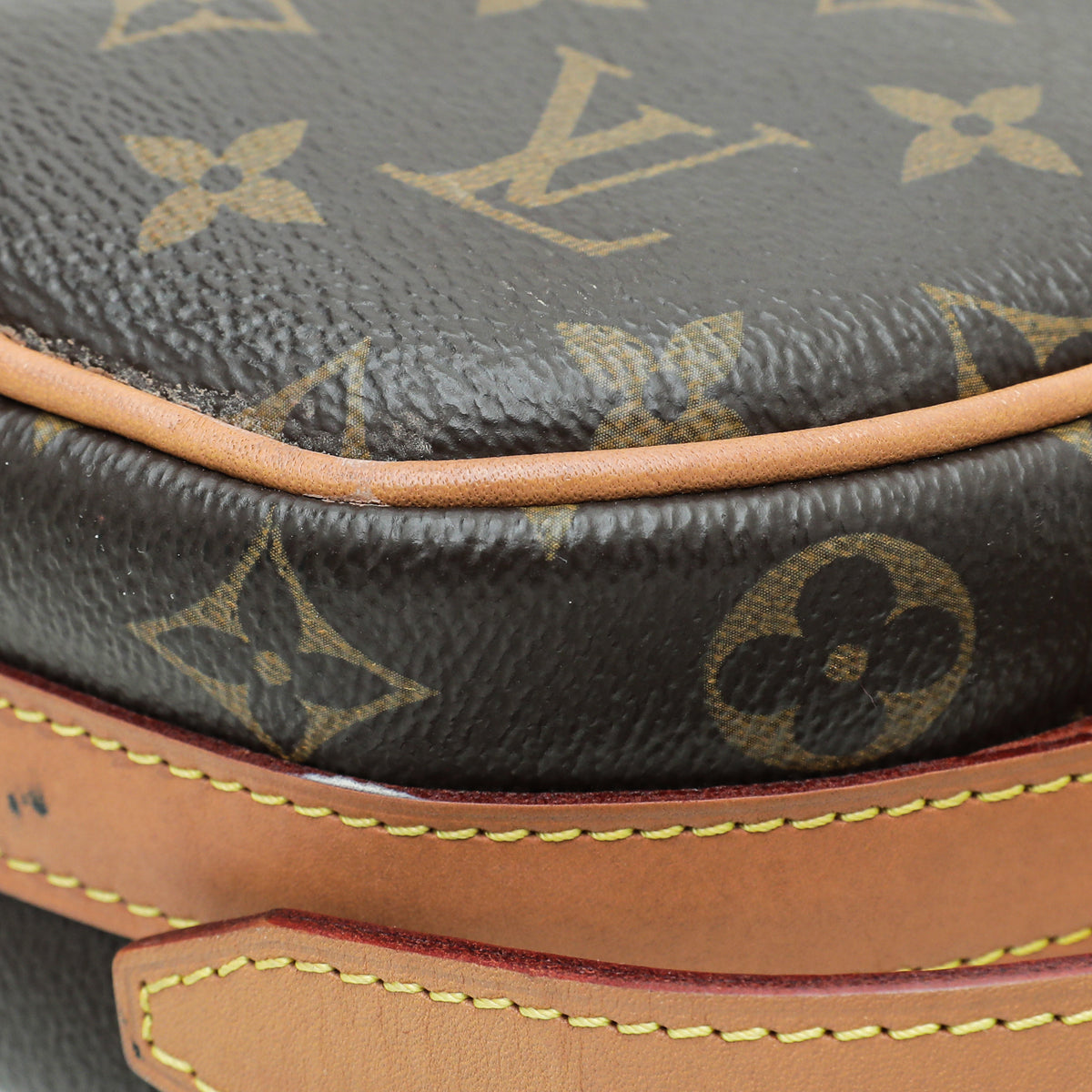 Boîte chapeau souple cloth crossbody bag Louis Vuitton Brown in Cloth -  29238567