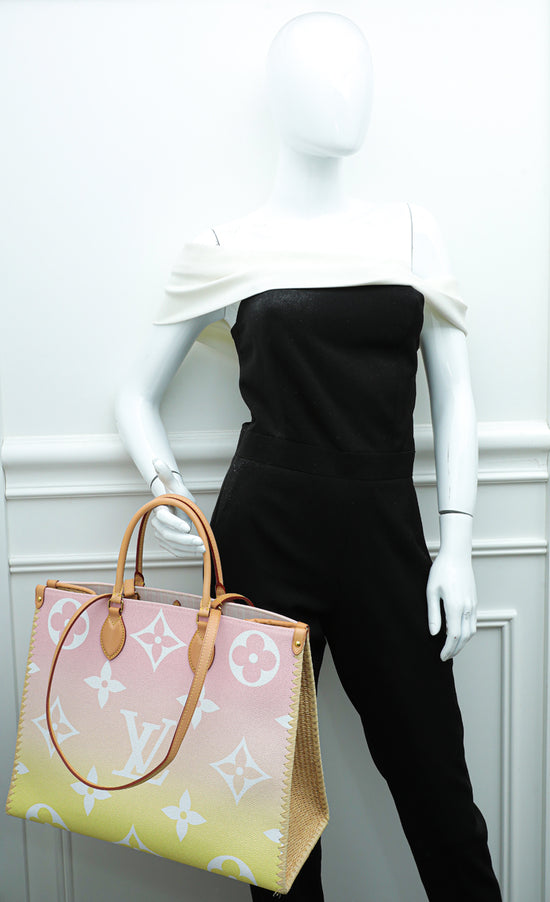 Louis Vuitton Monogram Gradient Bikini Top Pink. Size 38