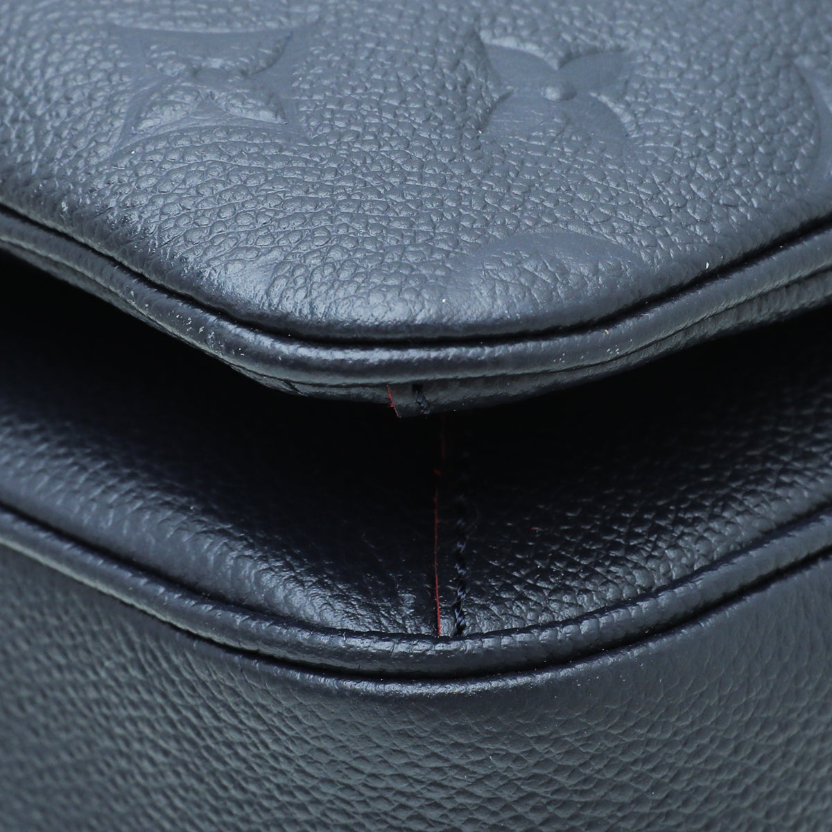 Louis Vuitton Marine Rouge Monogram Empreinte Pochette Metis Bag – The  Closet