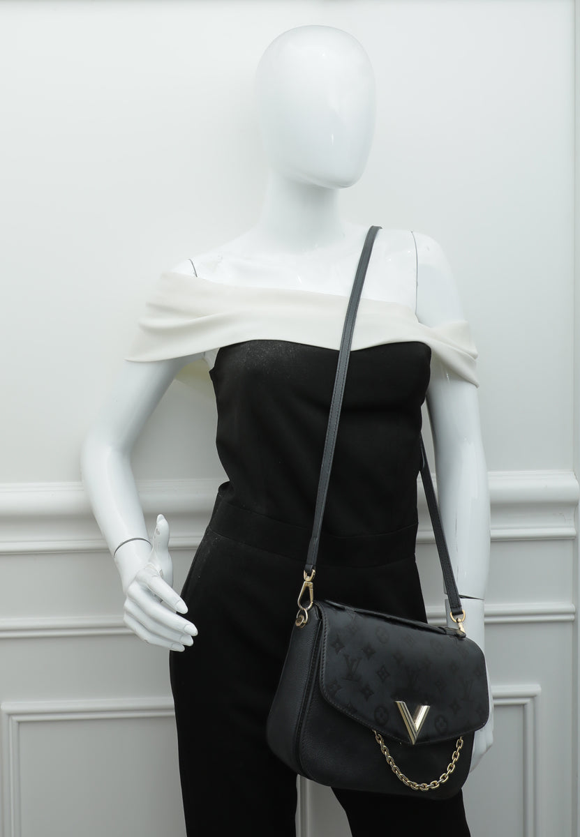 Louis Vuitton Black Monogram Leather Very Messenger Bag Louis Vuitton