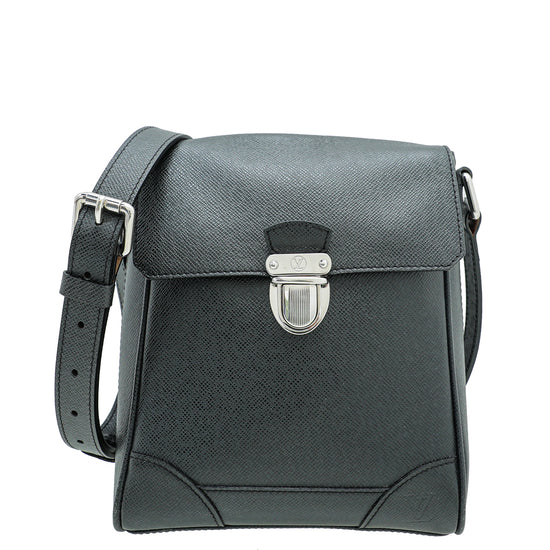 Louis Vuitton Black Taiga Luka Messenger Bag – The Closet