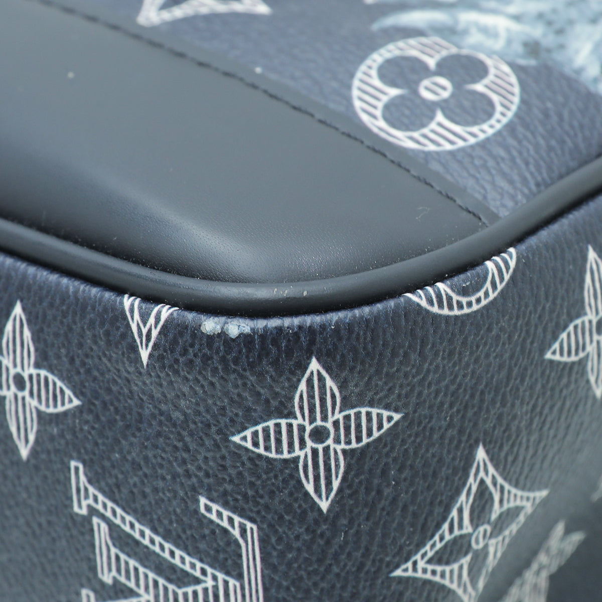 louis vuitton backpack steamer monogram savane elephant chapman encre Louis Vuitton Encre Savane Monogram Chapman Messenger PM Bag – THE CLOSET