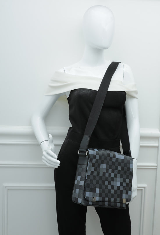 Louis Vuitton District NM Messenger Bag Limited Edition Damier Graphite  Pixel PM