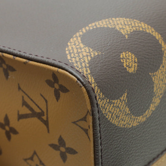 Louis Vuitton 2021-2022 pre-owned Monogram Giant Reverse Onthego MM Handbag  - Farfetch