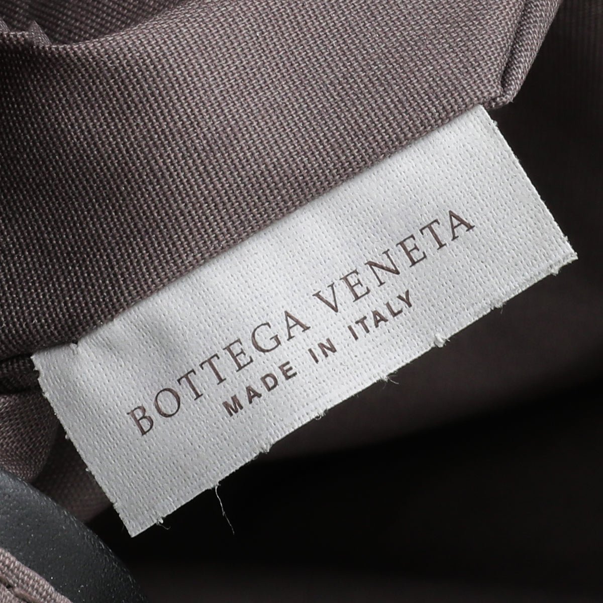 thecloset.uae - Bottega Veneta Asphalt Intrecciato Nappa Messenger Crossbody Bag | The Closet