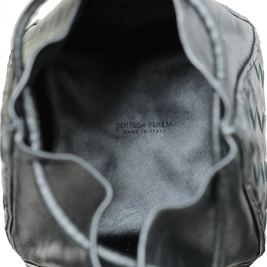 Bottega Veneta® Small Intrecciato Bucket Bag in Black. Shop online