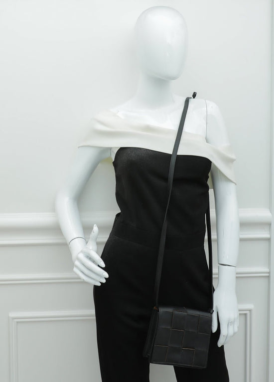 Bottega Veneta Black Maxi Intrecciato Mini Cassette Crossbody Bag – The  Closet
