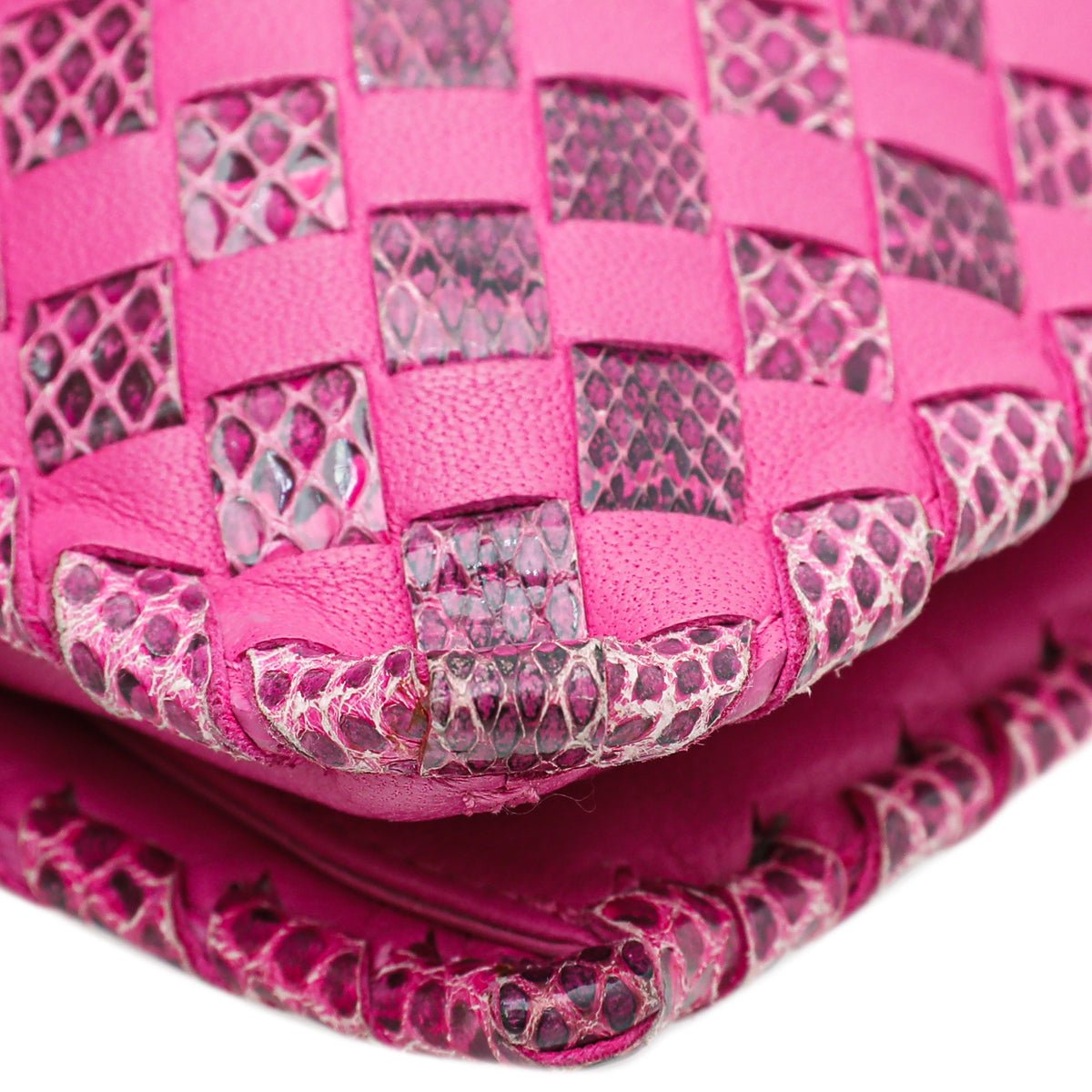 Bottega Veneta - Bottega Veneta Fucsia Intrecciato Turnlock Clutch | The Closet