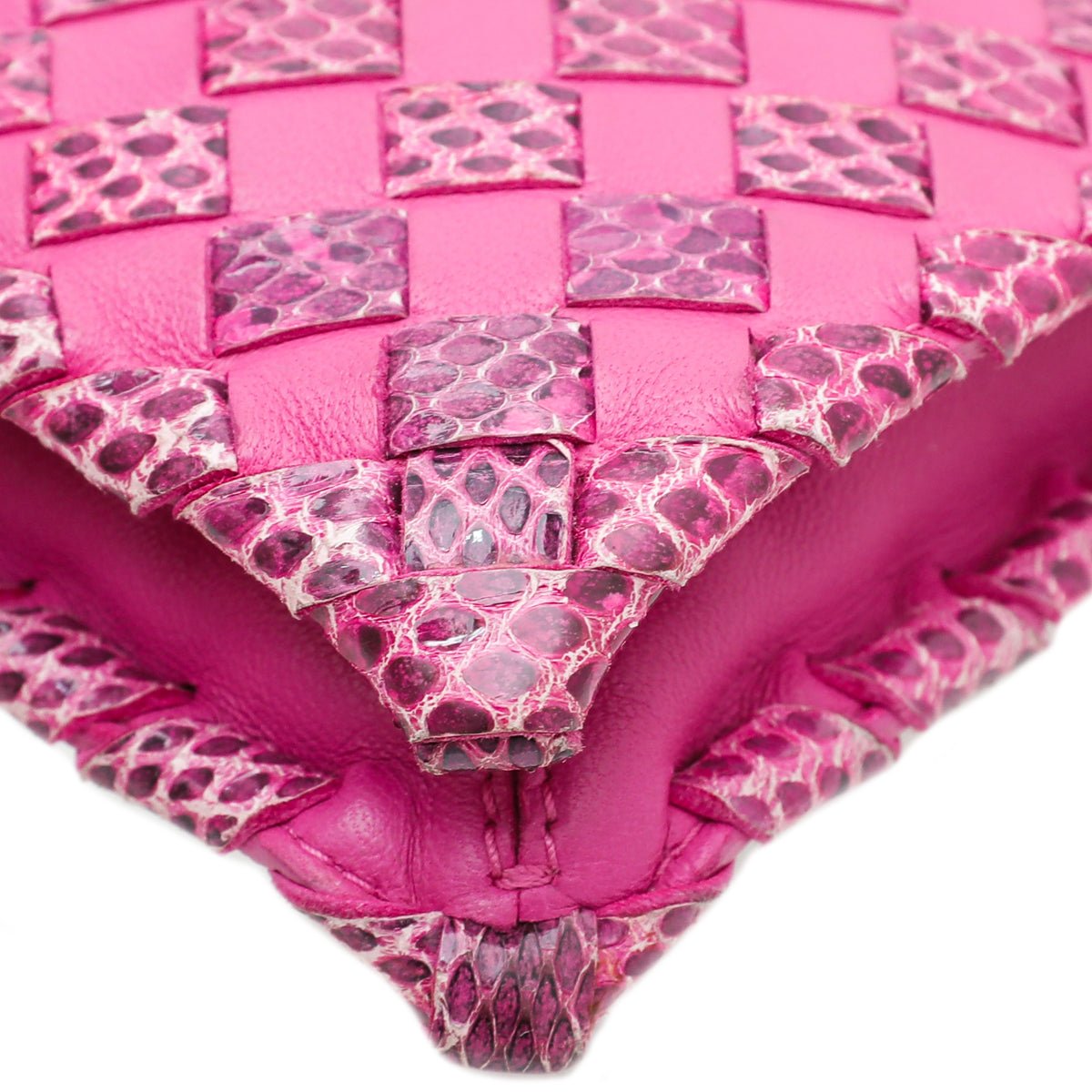 Bottega Veneta - Bottega Veneta Fucsia Intrecciato Turnlock Clutch | The Closet