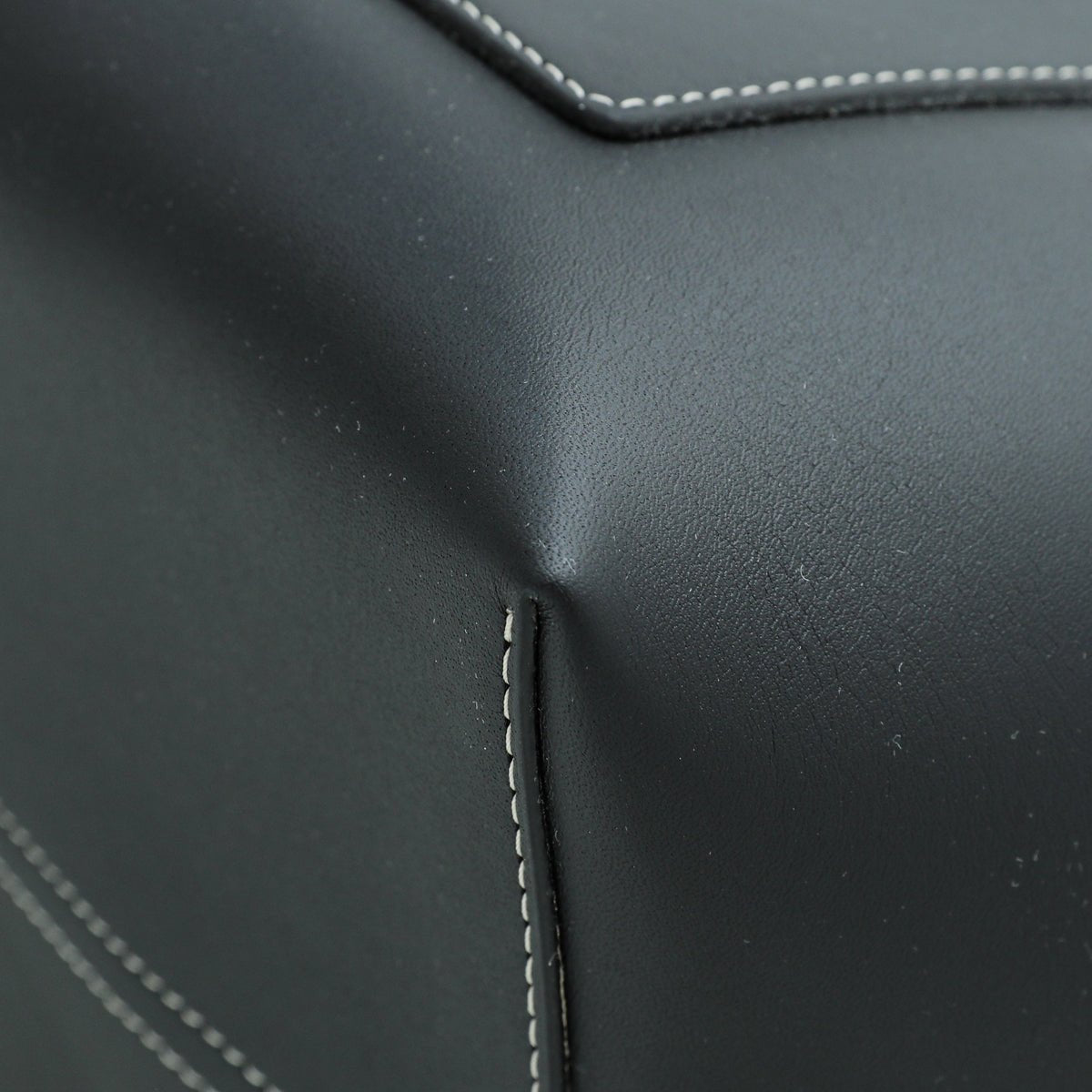 Burberry - Burberry Black Soft Pocket Tote Medium Bag | The Closet