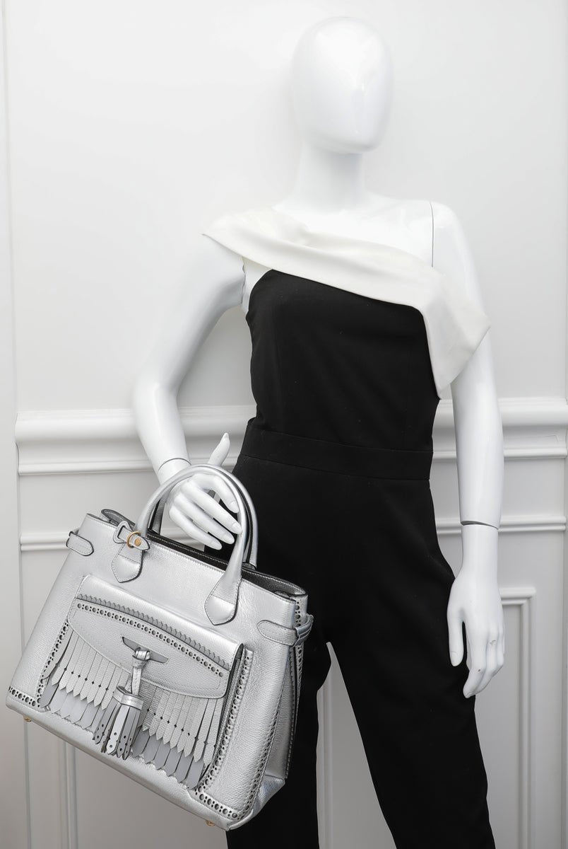 Burberry Silver Banner Brogue Details Medium Tote Bag – THE CLOSET