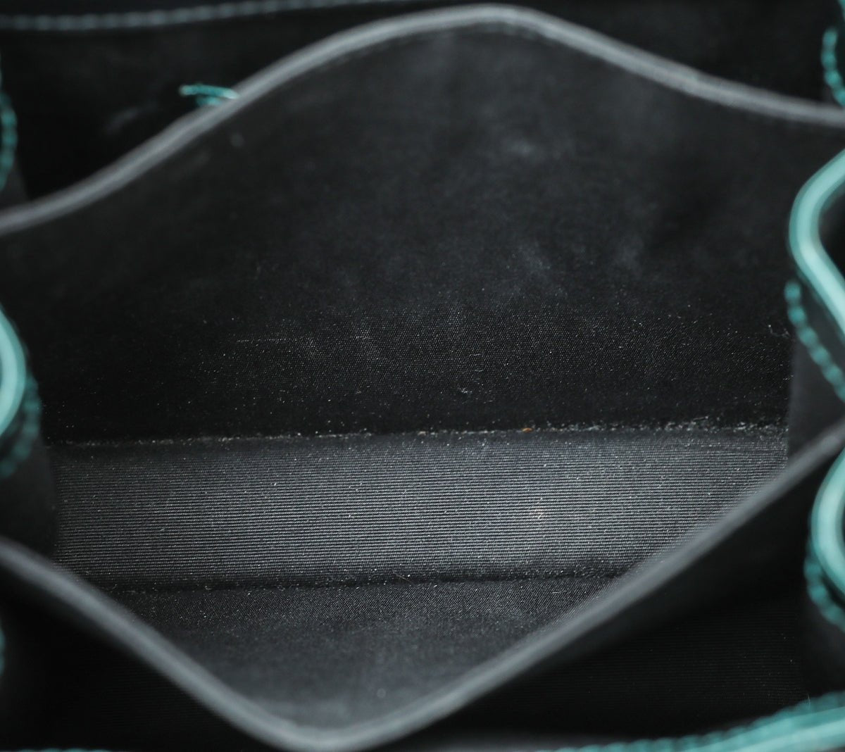 Bvlgari - Bvlgari Green Metallic Polished Serpenti Forever Top Handle Bag | The Closet